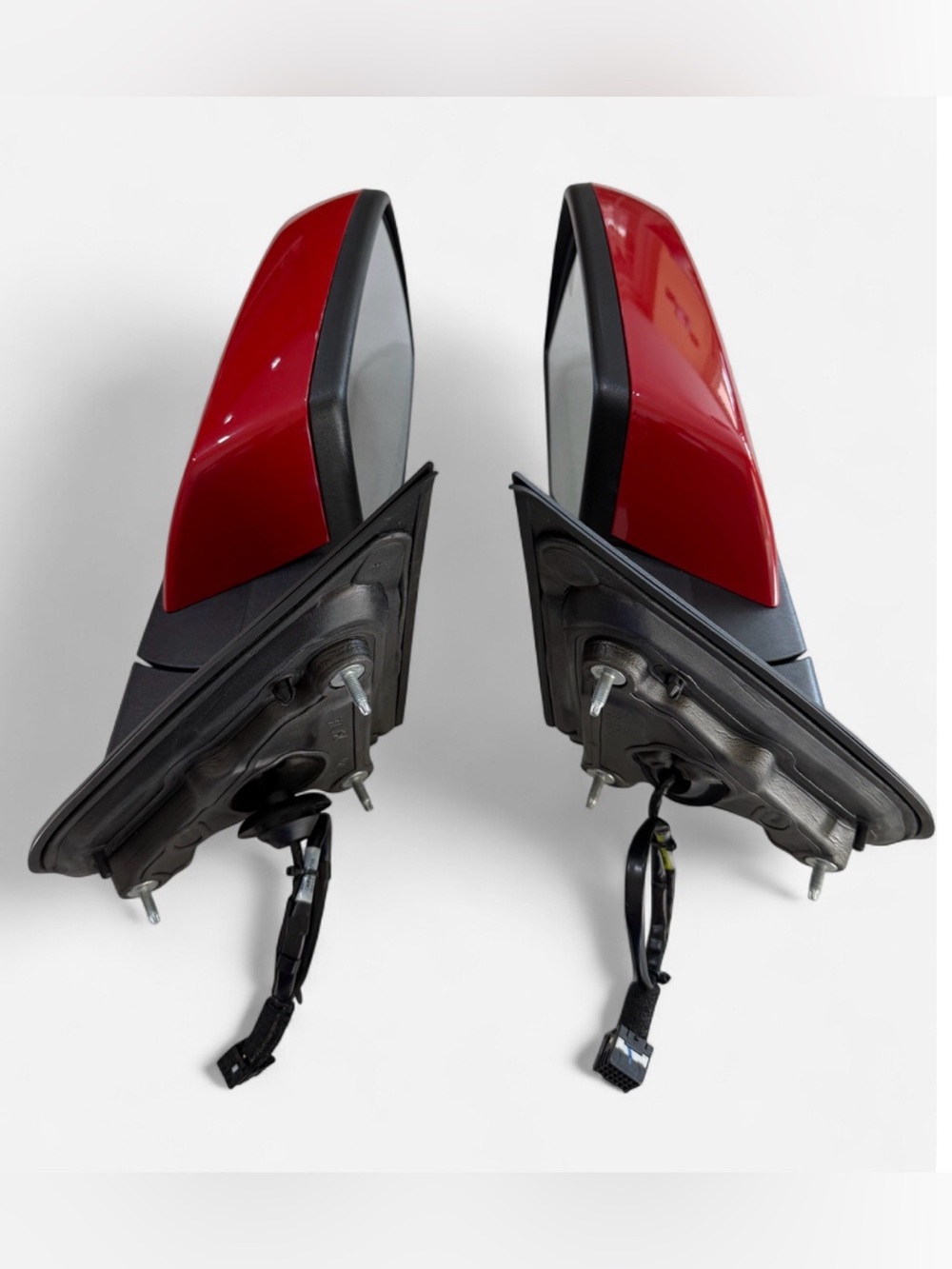 14-18 Chevy Silverado OEM PN: 771796, 771797 Side Mirrors Assembly. Pair.